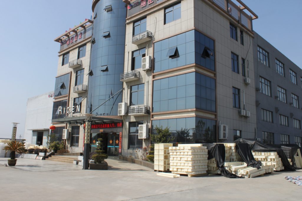 空心六角護(hù)坡模具廠具備哪些因素才能體現(xiàn)其專業(yè)性？
